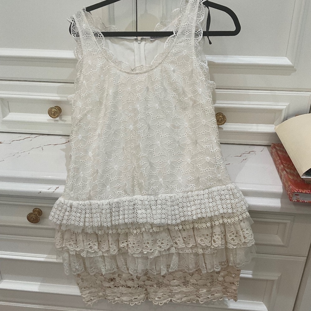 Red Valentino cream lace dress. Women once. Small